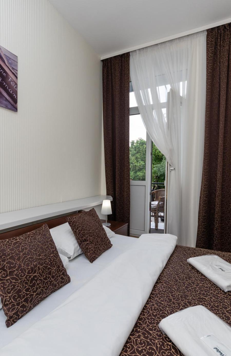 Mini-Hotel Guest Residence Kyiv Exterior photo