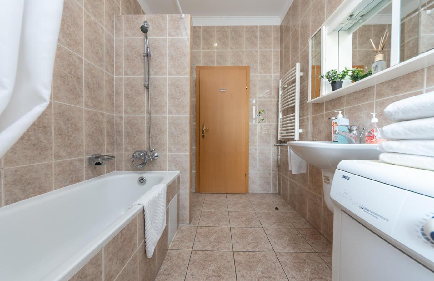 Mini-Hotel Guest Residence Kyiv Exterior photo