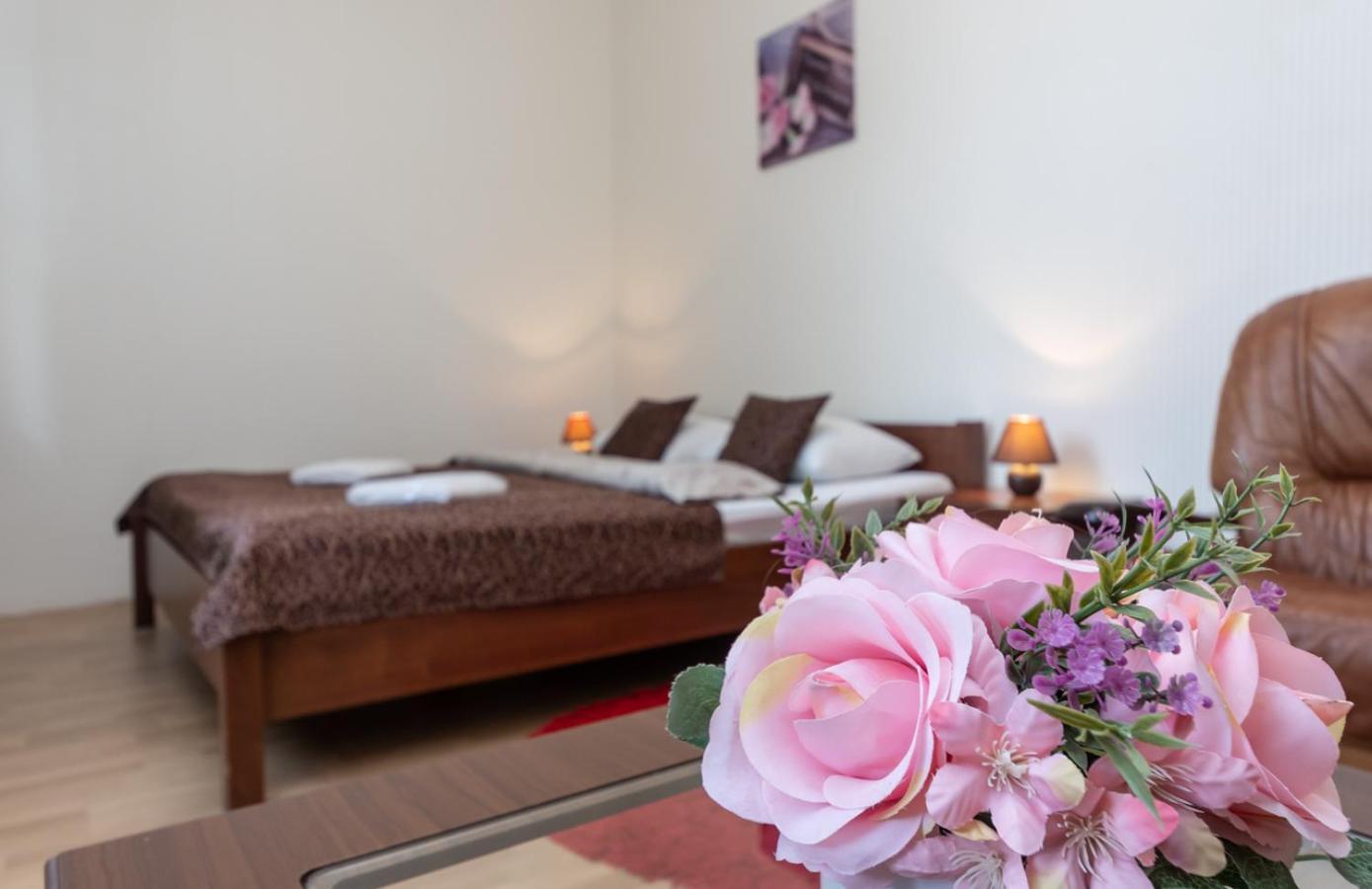 Mini-Hotel Guest Residence Kyiv Exterior photo